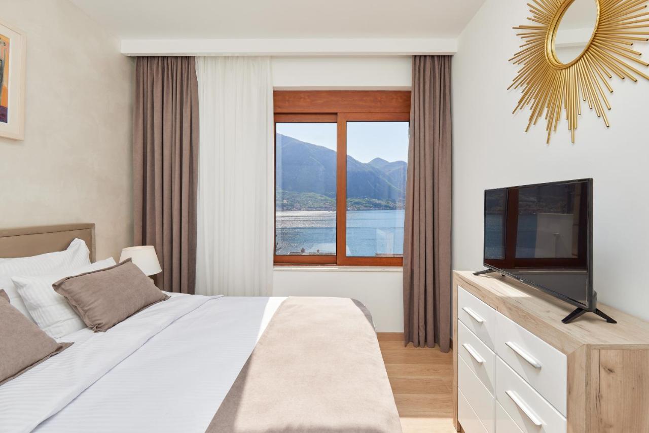 Apartment Noa With Sea View Kotor Exterior photo
